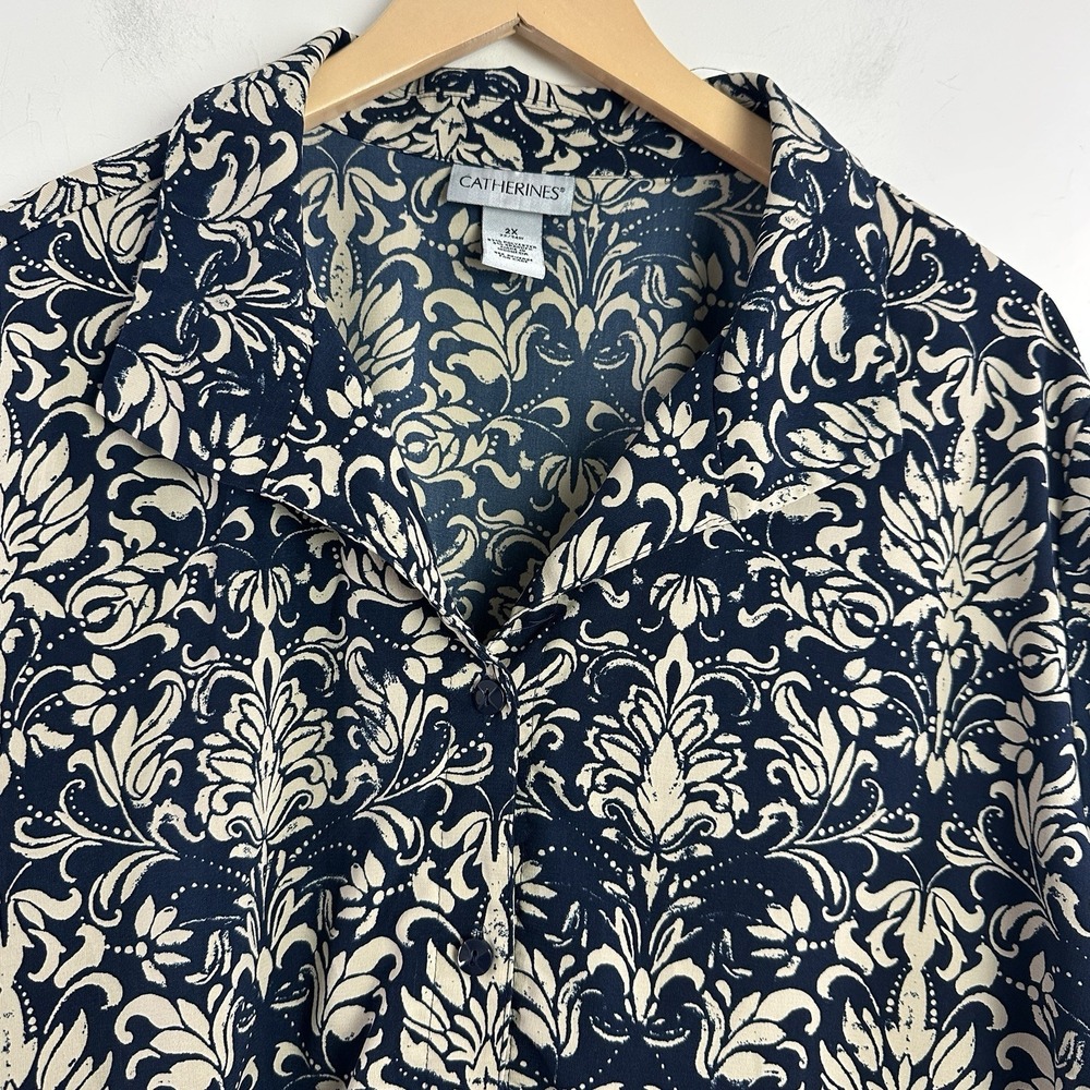 Catherines Blouse Womens 2X Plus Navy Blue Floral Print Button Front Tunic Top - Picture 3 of 9